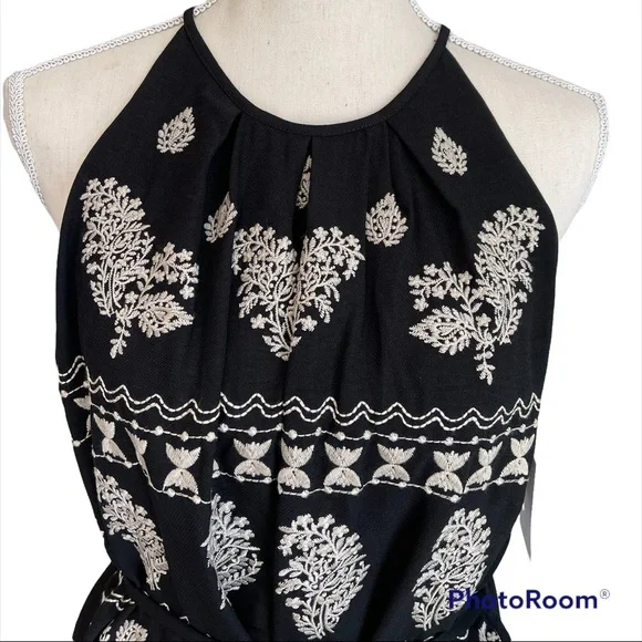 THML Black & Cream Embroidered Halter Maxi Dress NWT Women’s Size Medium - Picture 3 of 11